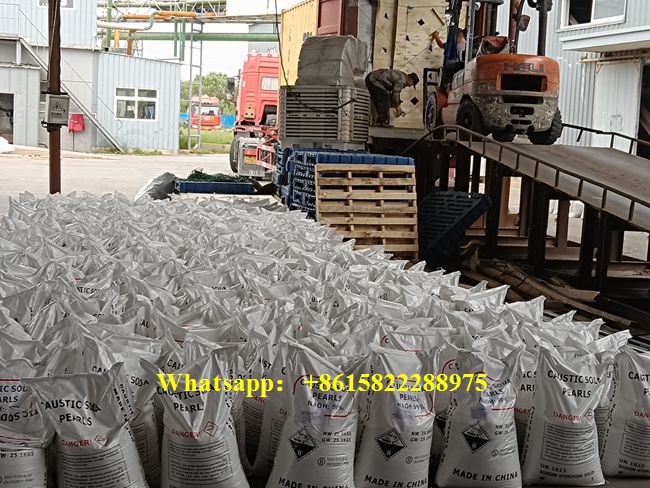 Pure caustic soda beads ideal for production lines