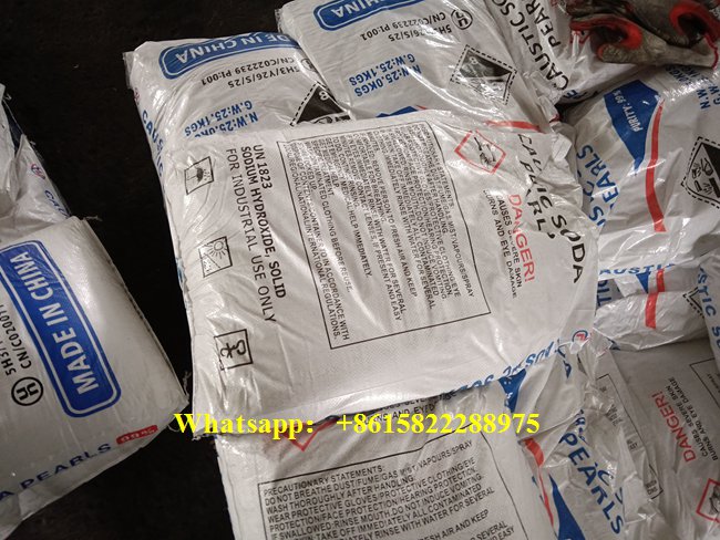 Caustic soda pearls manufacturers produce high purity pearls